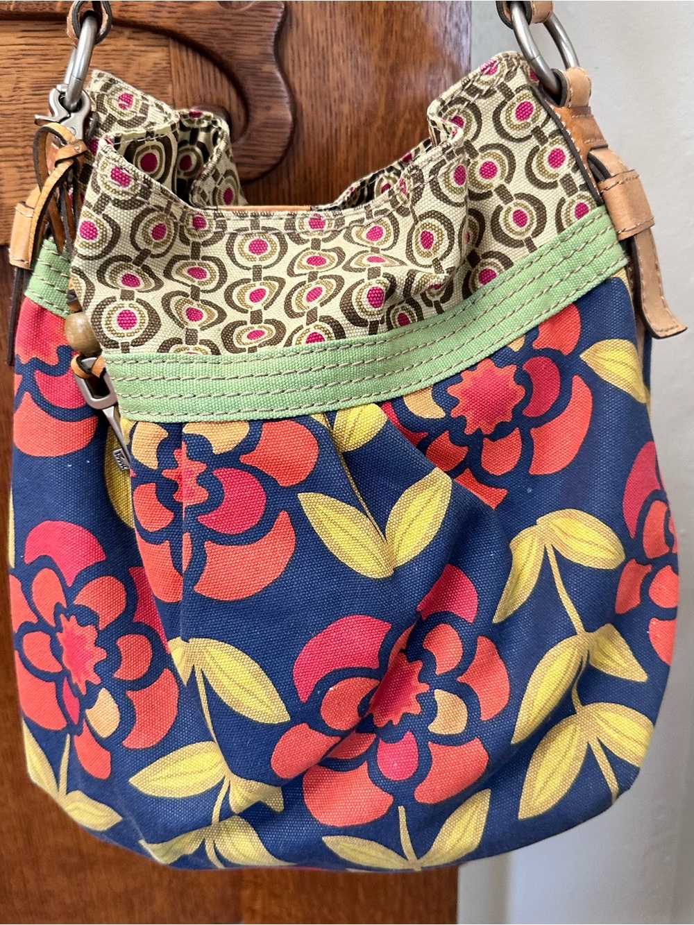 Fossil Floral Shoulder Bag with Pink-Red Flowers and Leather Trim